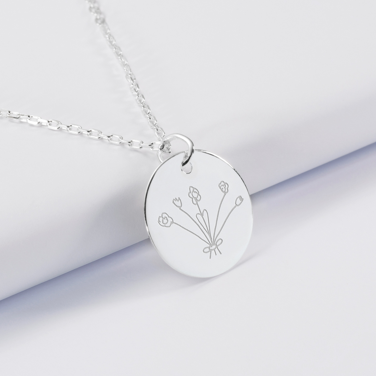 Personalised engraved silver medallion pendant 19 mm - writing