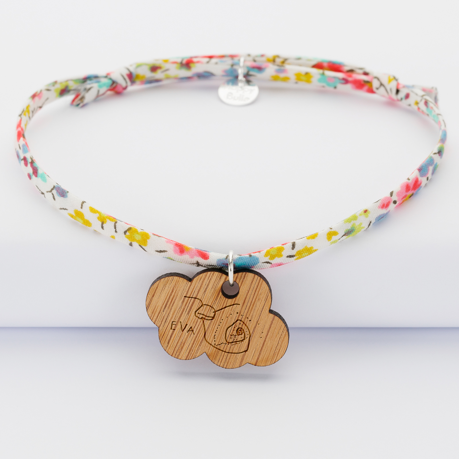 Bracelet personnalisé médaille gravée bois dormeuse nuage 26x19 mm - dessin