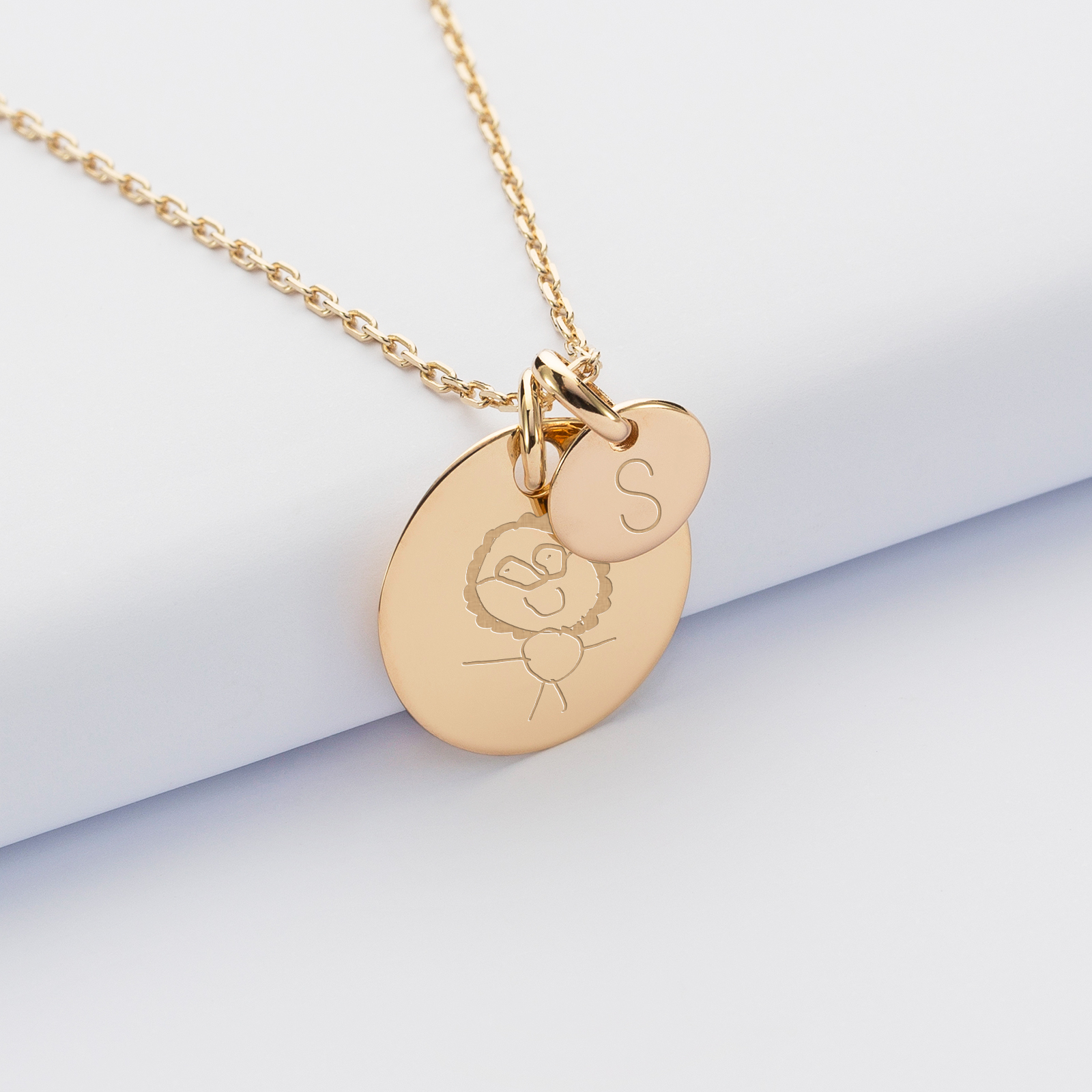 Personalised engraved gold-plated medallion pendant 19mm and round charm 10mm sketch