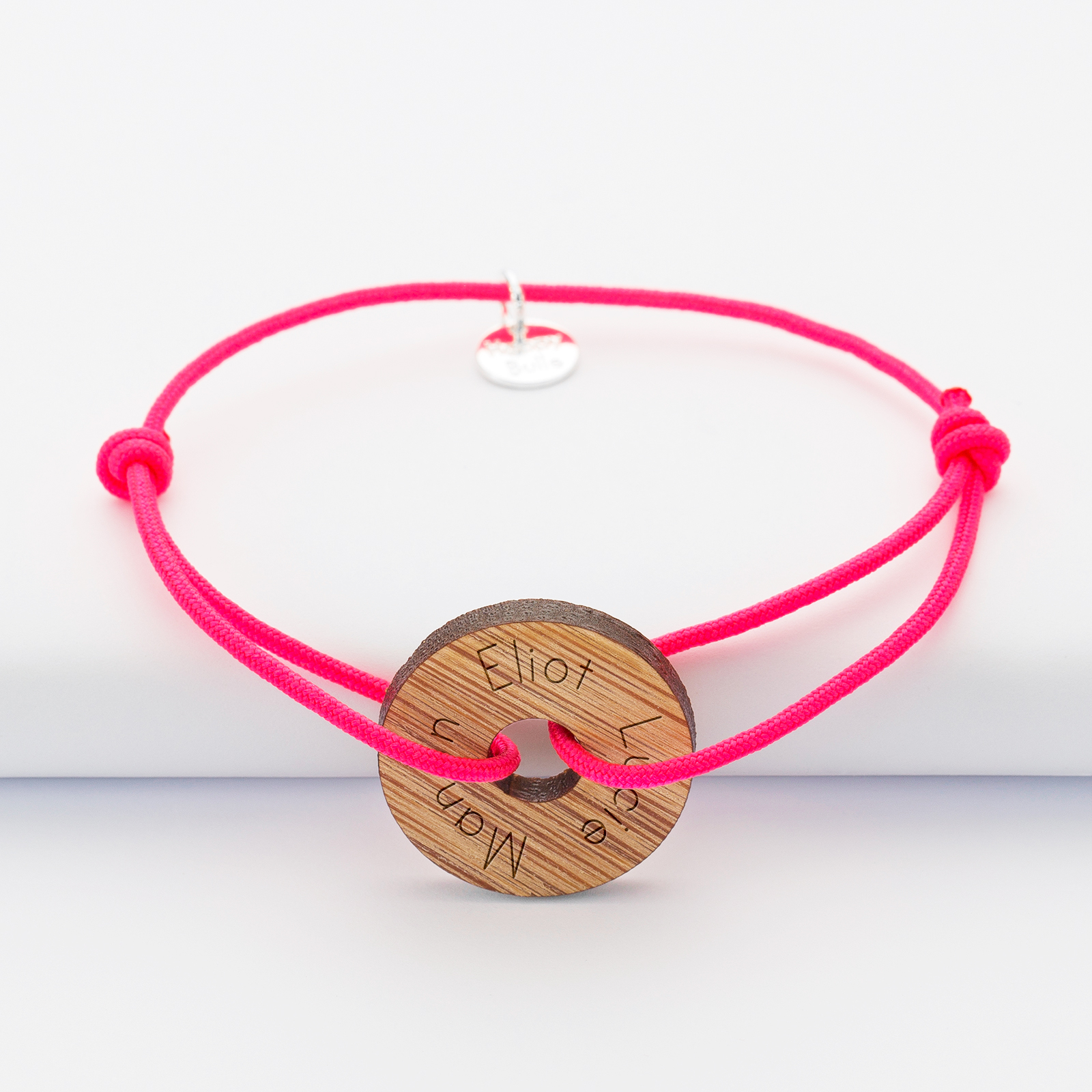 Bracelet personnalisé médaille gravée bois cible ronde 21 mm prénoms 1