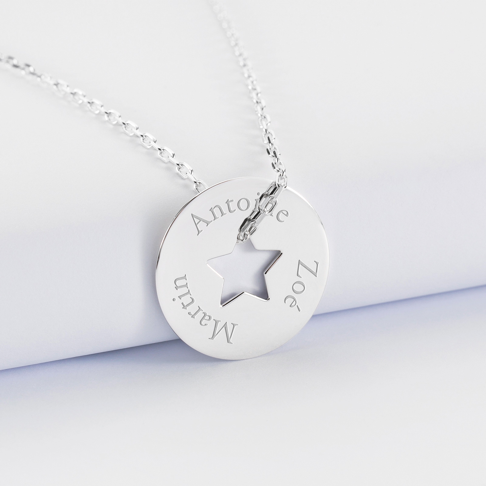 Personalised engraved silver star target medallion pendant 21mm names 1