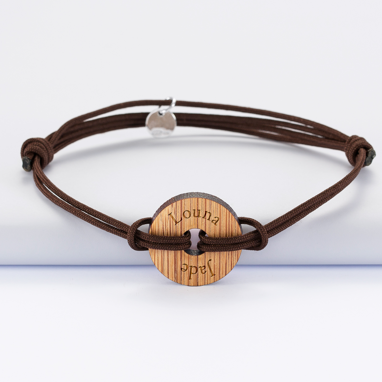 Bracelet homme personnalisé cordon double médaille gravée bois cible ronde 21 mm
