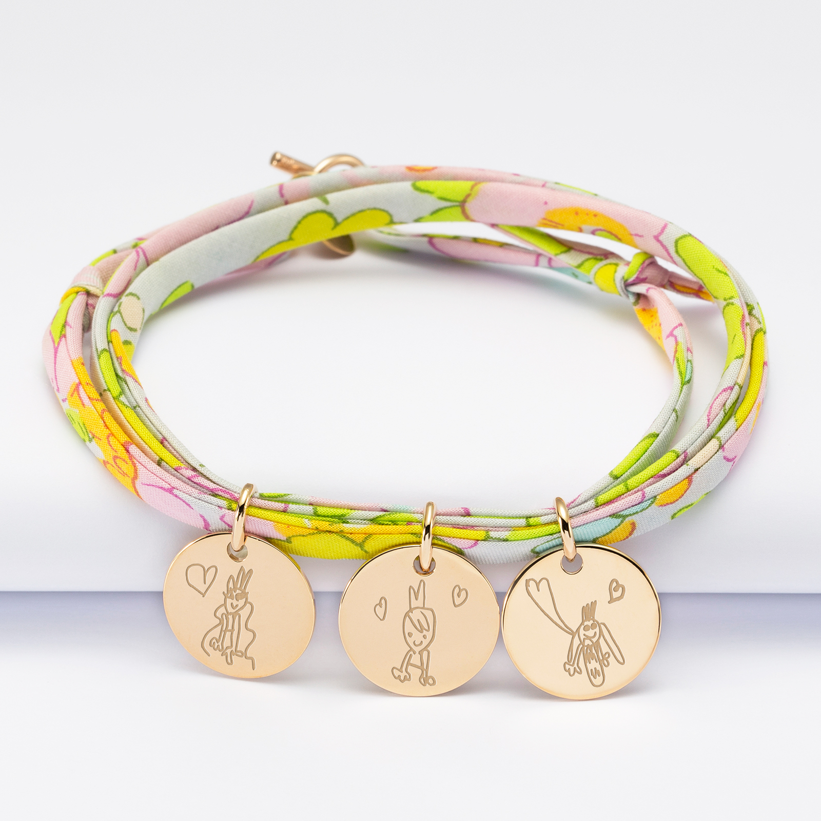 Liberty 3 turn bracelet with 3 personalised engraved gold plated medallions 15 mm - sketches