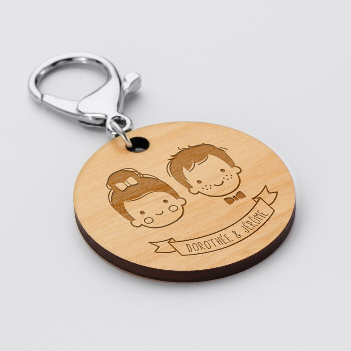 Porte-clés personnalisé prénoms médaille gravée bois ronde 50 mm "pour les amoureux" - 2