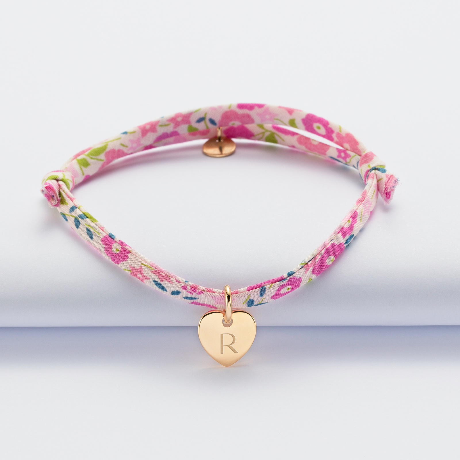 Bracelet enfant personnalisé Liberty médaille initiale coeur gravée plaqué or 10 mm - 1