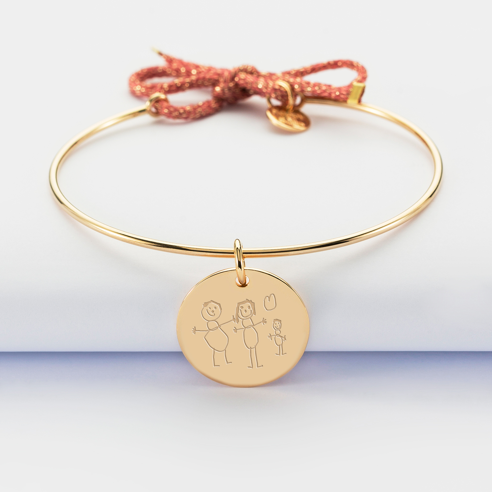 Personalised gold plate bangle with sparkly cord and 19 mm engraved medallion - sketch