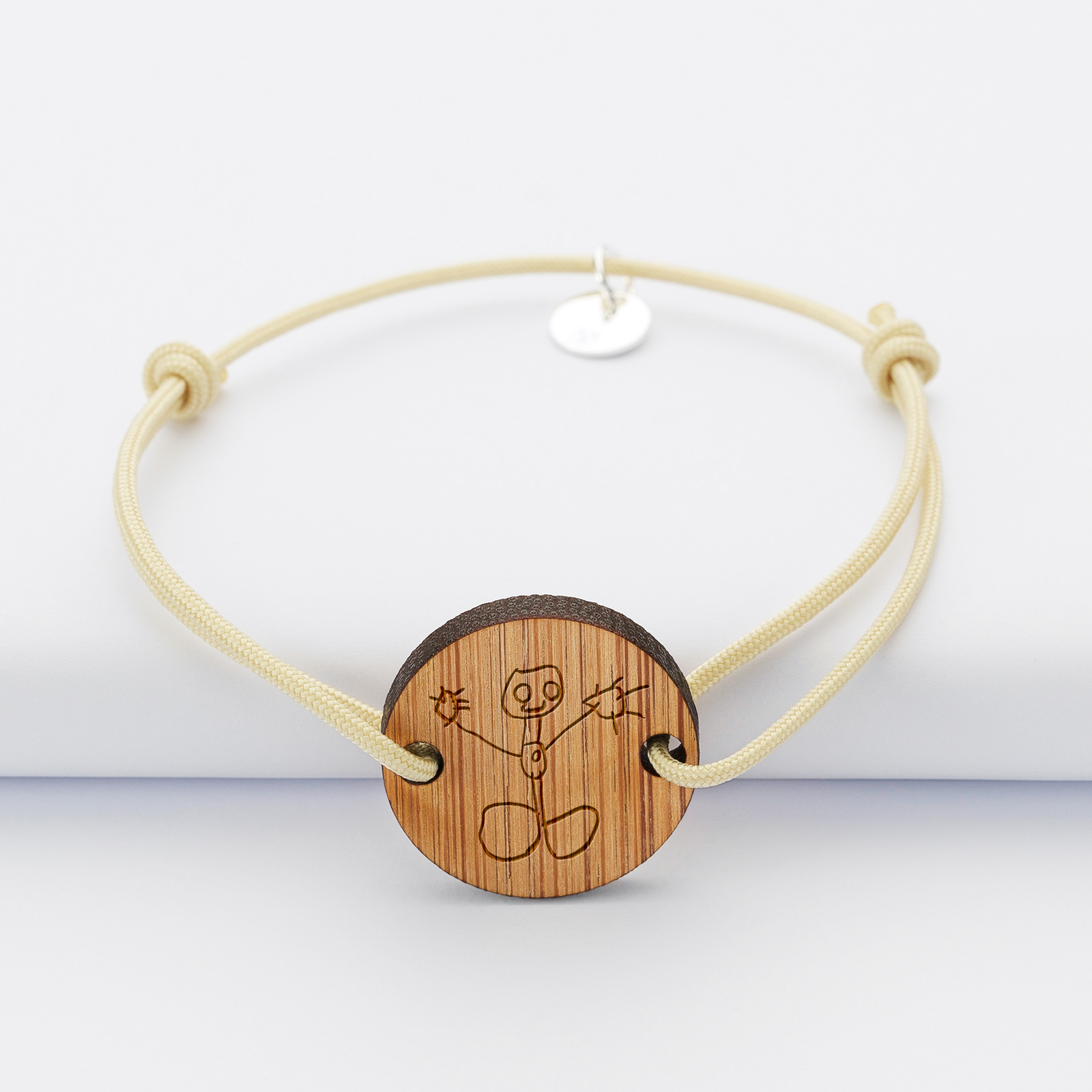Men's single cord bracelet with personalised engraved 2-hole wooden round medallion 21mm - sketch