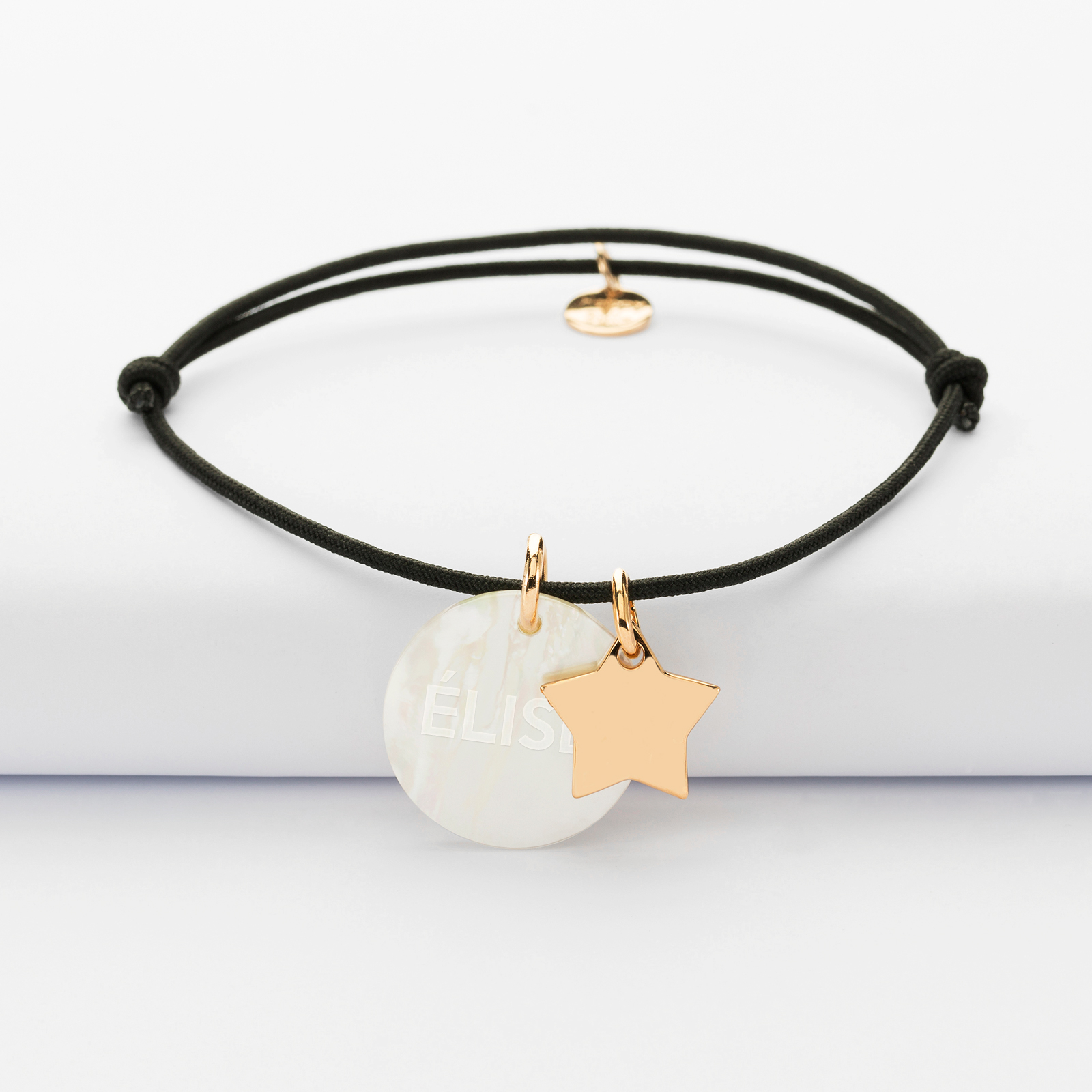 Personalised engraved mother-of-pearl medallion cord bracelet 19 mm and gold-plated star charm 12 mm - name