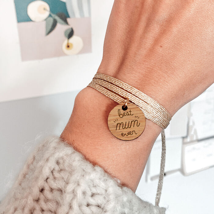 Personalised 3 turn bracelet engraved medal with round sleeper wood 20 mm - special edition "Best mum ever"