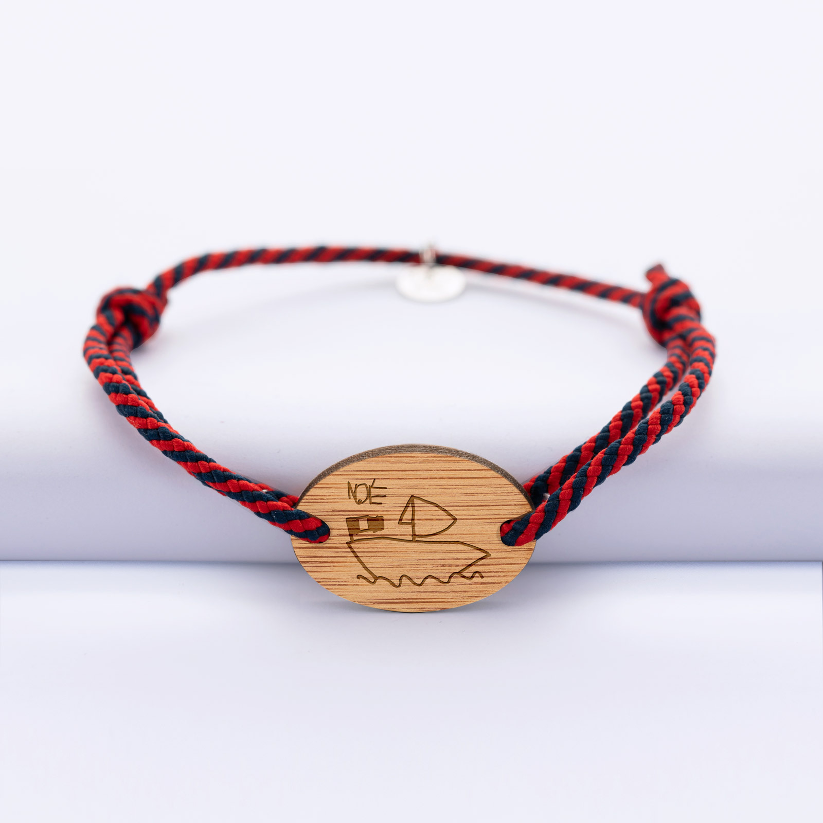 Bracelet homme personnalisé cordon tressé médaille gravée bois ovale 2 trous 25x17 mm dessin 2