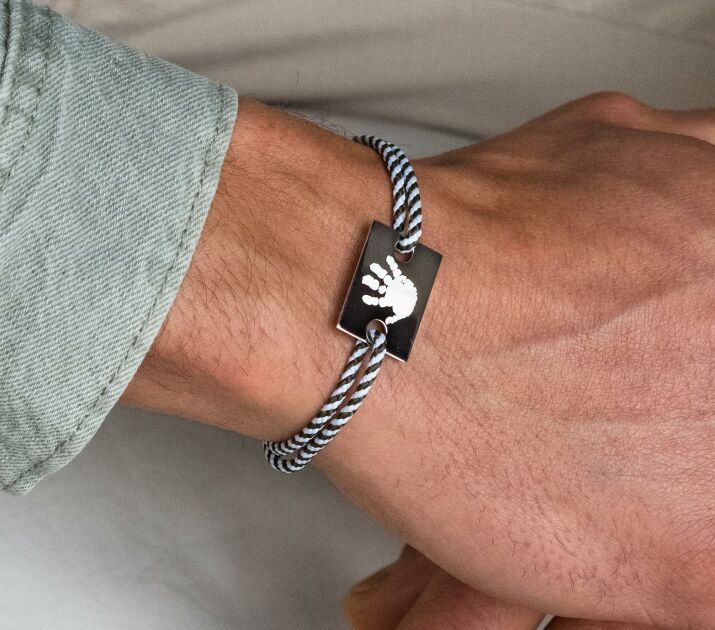 [Handprint] engraving