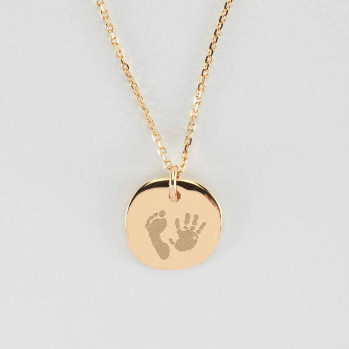 Pendentif personnalisé médaille contour strié gravée plaqué or 17 mm - empreintes d'enfant