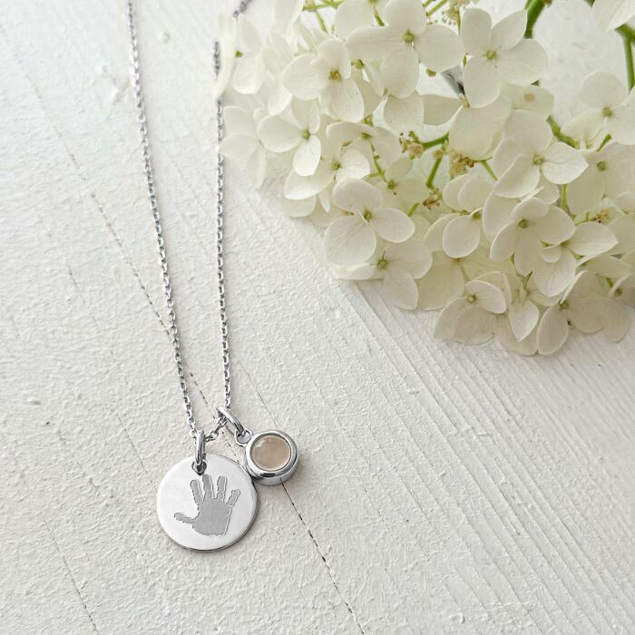 Pendentif enfant personnalisé médaille gravée argent 15 mm et breloque pierre naturelle 8 mm