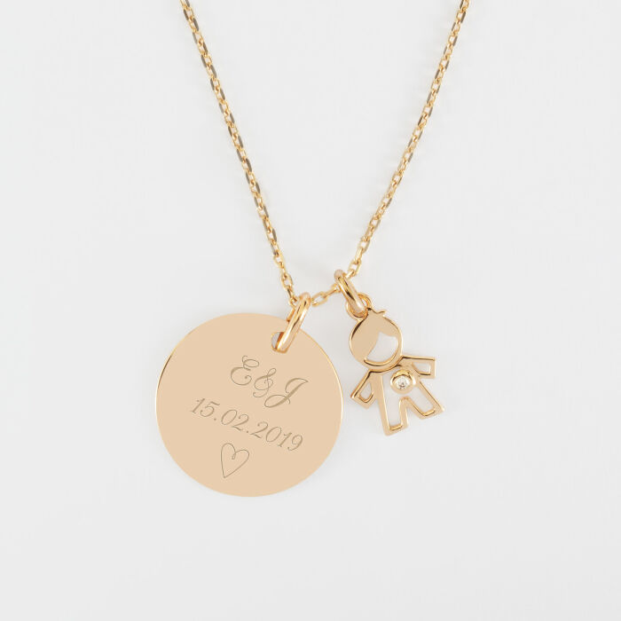 Pendentif personnalisé médaille gravée plaqué or 19 mm et breloque petit garçon zircon 12 mm - texte pictogramme