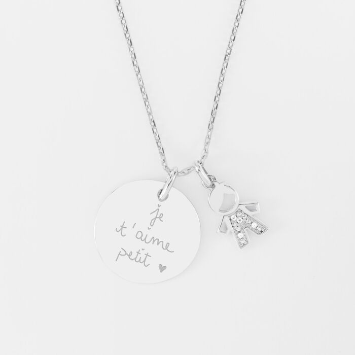 Pendentif personnalisé médaille gravée argent 19 mm et breloque petit garçon scintillant 12 mm - écrit