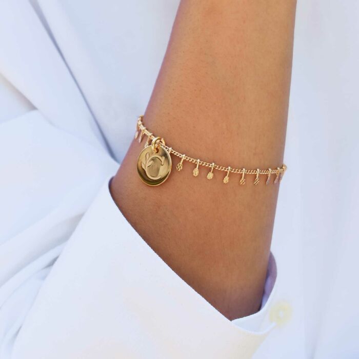 Personalised Gold-Plated Drop Charm Chain Bracelet with 15 mm Engraved Disc Pendant