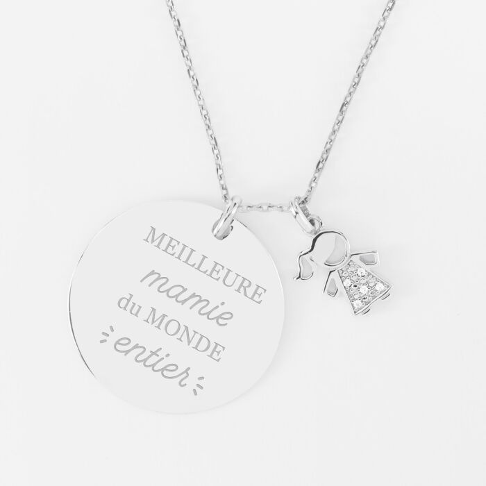 Pendentif personnalisé médaille gravée argent 27 mm et breloque petite fille scintillante 12 mm - illustration
