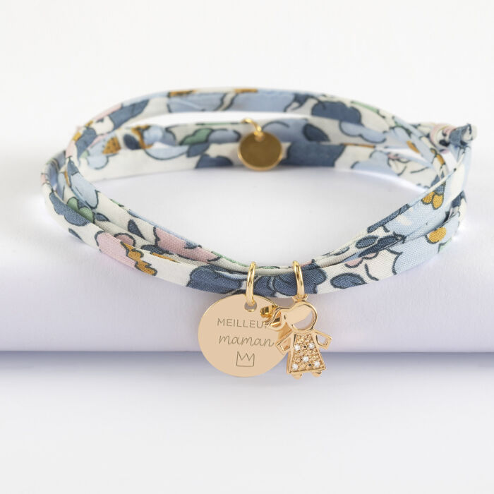 Bracelet 3 tours Liberty personnalisé médaille gravée plaqué or 15 mm et breloque petite fille scintillante 12 mm - illustration