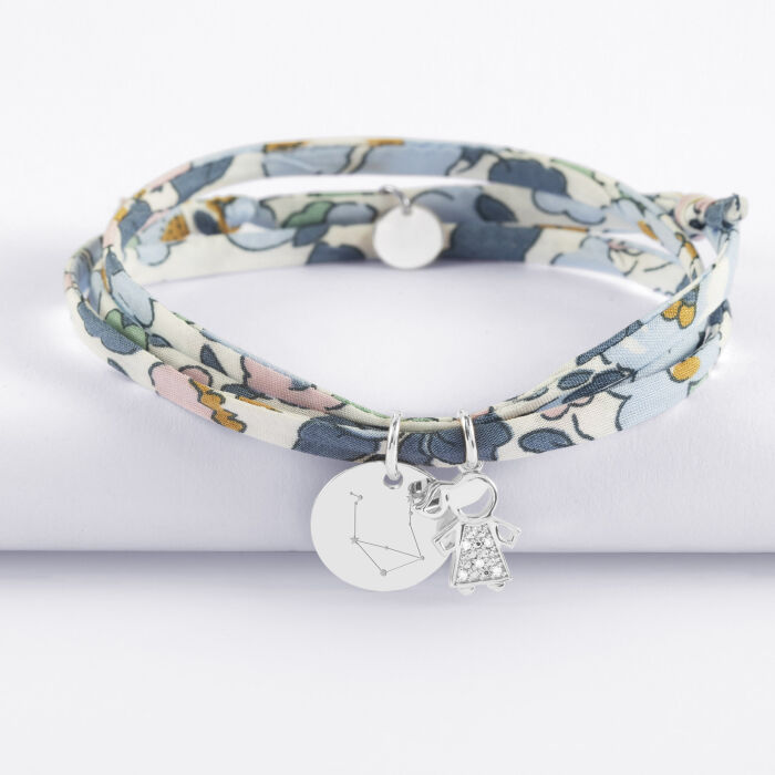 Bracelet 3 tours Liberty personnalisé médaille gravée argent 15 mm et breloque petite fille scintillante 12 mm - illustration