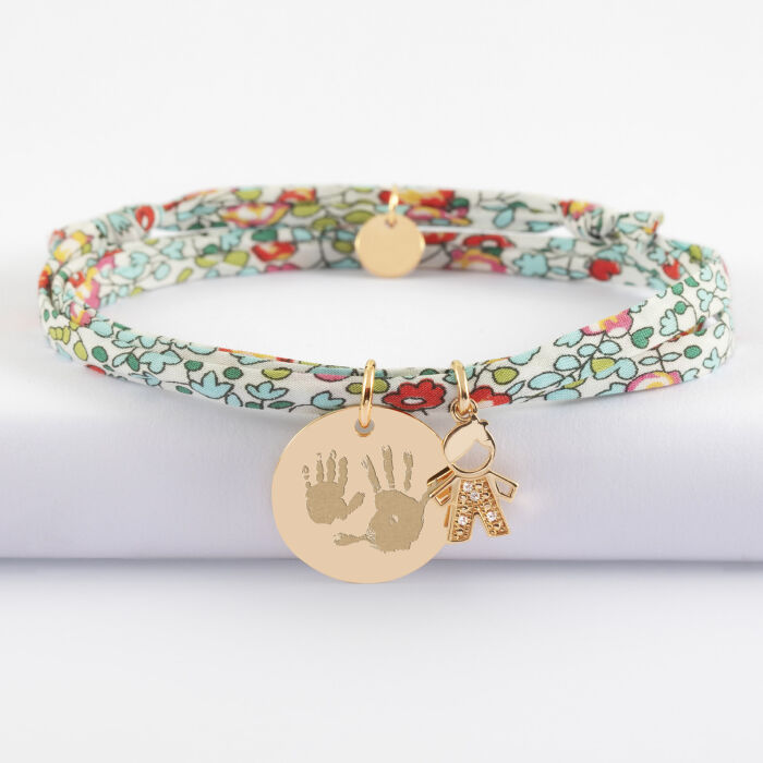 Bracelet 3 tours Liberty personnalisé médaille gravée plaqué or 19 mm et breloque petit garçon scintillant 12 mm - empreinte