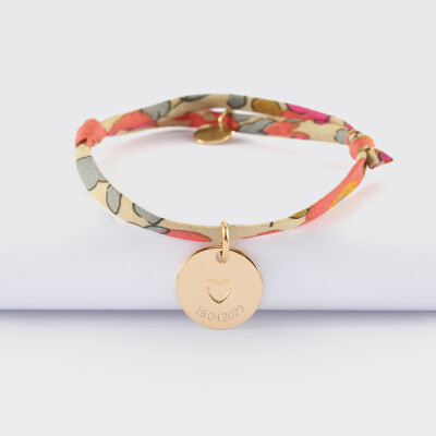 Bracelet enfant Liberty personnalisé médaille gravée plaqué or coeur estampillé 15 mm - HappyBulle x Atelier Wagram - date