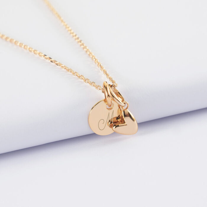Pendentif enfant personnalisé médaille gravée plaqué or 10 mm et breloque petit coeur bombé 7 mm - HappyBulle x Atelier Wagram - M