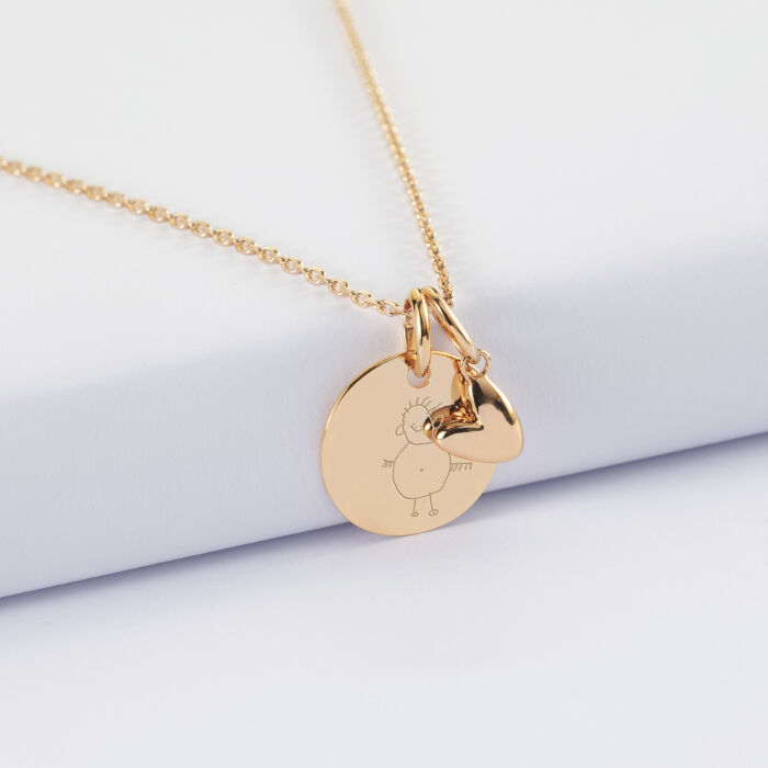 Pendentif personnalisé médaille gravée plaqué or 15 mm et breloque mini coeur bombé 7 mm - HappyBulle x Atelier Wagram - dessin