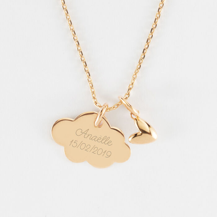 Pendentif enfant personnalisé médaille gravée plaqué or nuage 20x14 mm et breloque petit coeur bombé 7 mm - HappyBulle x Atelier Wagram - texte