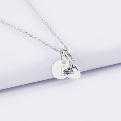 Pendentif personnalisé médaille gravée argent 10 mm et breloque petit coeur bombé 7 mm - HappyBulle x Atelier Wagram - E