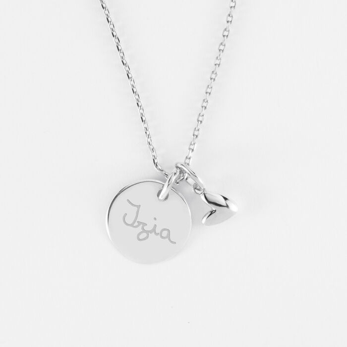 Pendentif enfant personnalisé médaille gravée argent 15 mm et breloque petit coeur bombé 7 mm - HappyBulle x Atelier Wagram - écrit