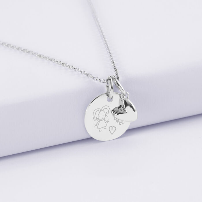 Pendentif enfant personnalisé médaille gravée argent 15 mm et breloque petit coeur bombé 7 mm - HappyBulle x Atelier Wagram - dessin