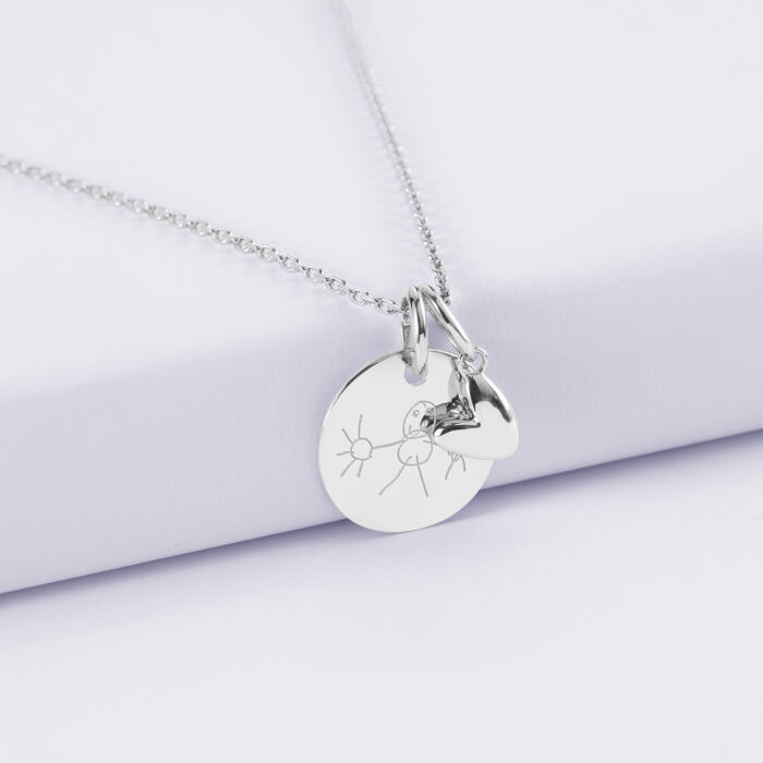 Pendentif personnalisé médaille gravée argent 15 mm et breloque petit coeur bombé 7 mm - HappyBulle x Atelier Wagram - dessin