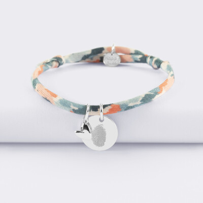 Bracelet enfant Liberty personnalisé médaille gravée argent 15 mm et breloque petit coeur bombé 7 mm - HappyBulle x Atelier Wagram - empreinte