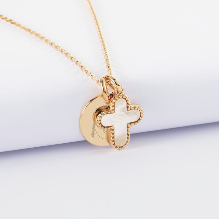 Pendentif personnalisé médaille gravée plaqué or 15 mm et breloque croix nacre 16 mm - dessin