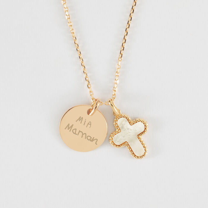 Pendentif personnalisé médaille gravée plaqué or 15 mm et breloque croix nacre 16 mm - ecrit