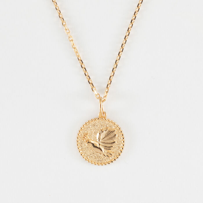 Pendentif personnalisé médaille gravée plaqué or colombe texturée 14 mm