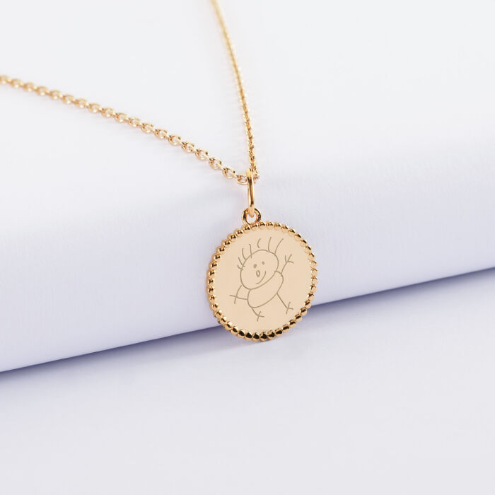 Pendentif enfant personnalisé médaille gravée plaqué or colombe texturée 14 mm - dessin