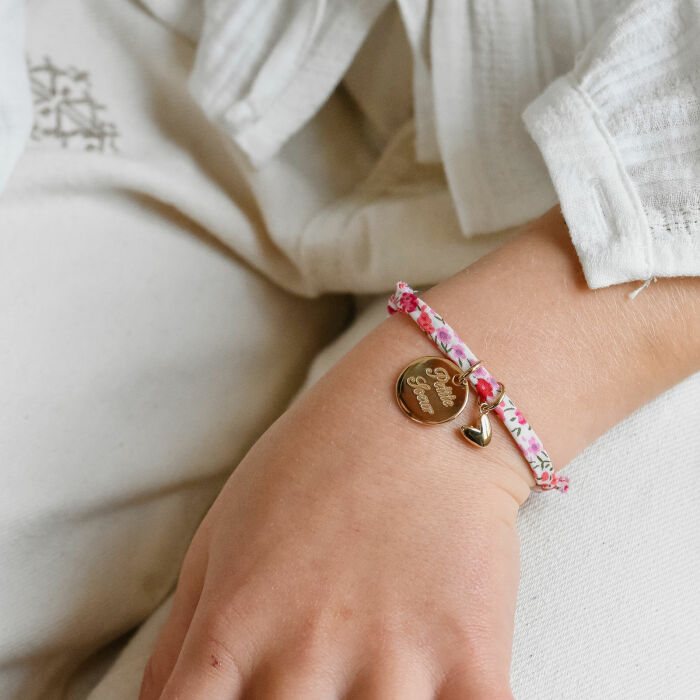 Children's Personalised Liberty Wrap Bracelet with Engraved Gold-Plated 15 mm Disc and 7 mm Small Domed Heart Charms- HappyBulle x Atelier Wagram