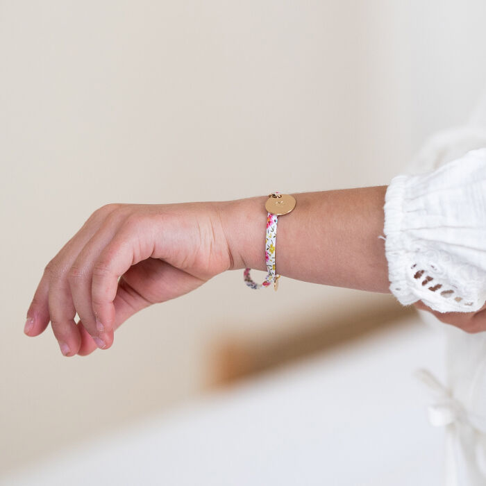 Children's Personalised Liberty Bracelet with Engraved Gold-Plated Stamped Heart Pendant 15 mm- HappyBulle x Atelier Wagram