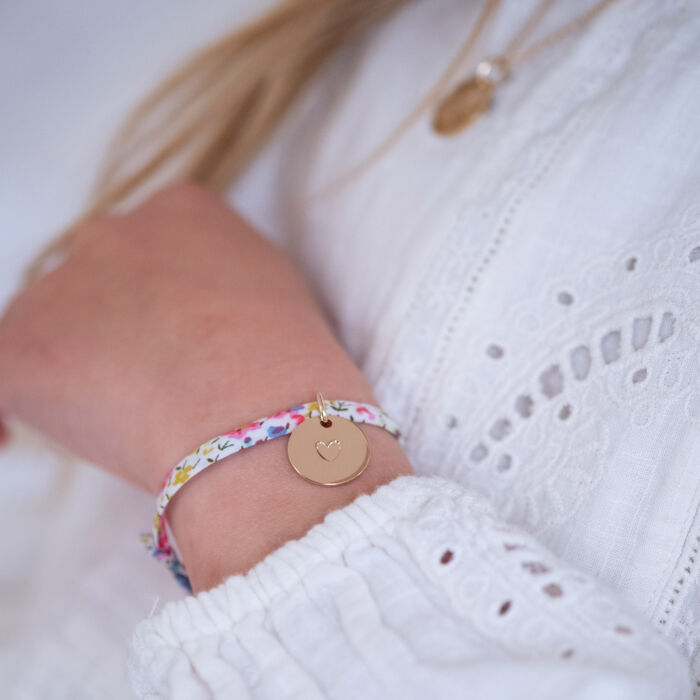 Children's Personalised Liberty Bracelet with Engraved Gold-Plated Stamped Heart Pendant 15 mm- HappyBulle x Atelier Wagram