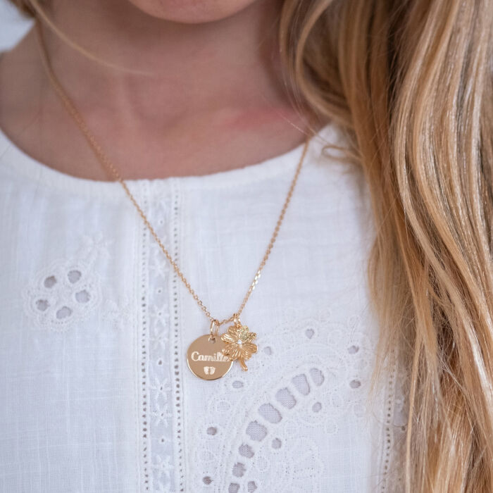 Ciondolo bambini personalizzato medaglietta incisa placcata oro 15 mm charm trifoglio scintillante 15 mm