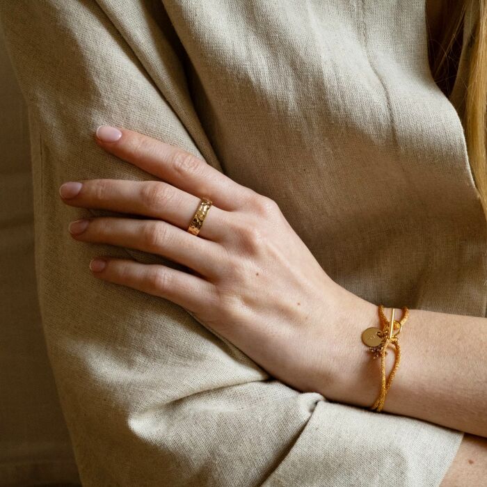 Anello martellato personalizzato placcato oro 5 mm