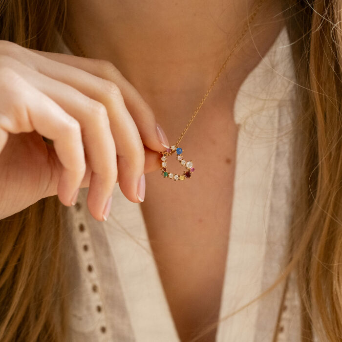 Pendentif cœur scintillant coloré plaqué or 18x15 mm - porté