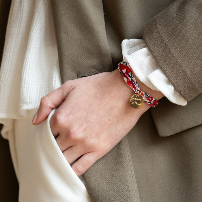 Bracelet 3 tours Liberty personnalisé médaille gravée plaqué or 15 mm - shooting