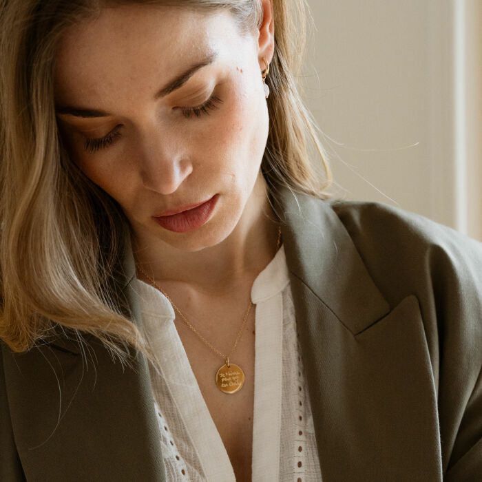 Ciondolo personalizzato medaglietta incisa placcata oro 19 mm