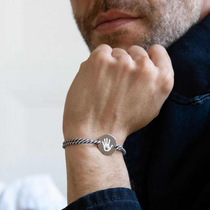 Pulsera hombre personalizada cordón marino trenzado medalla grabada plata 2 orificios 20 mm