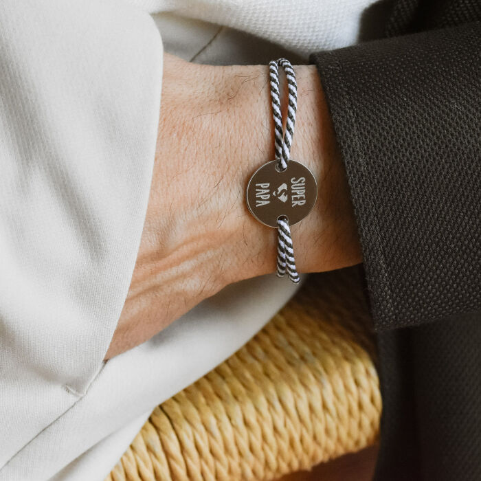 Pulsera hombre personalizada cordón marino trenzado medalla grabada plata 2 orificios 20 mm