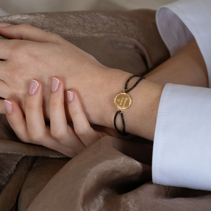 Bracelet personnalisé cordon pailleté médaille contour fleur gravée plaqué or 2 trous 15 mm - bijou porté