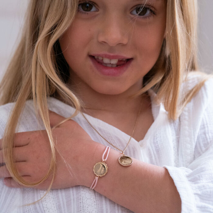 Bracelet enfant personnalisé médaille contour fleur gravée plaqué or 2 trous 15 mm - bijou porté