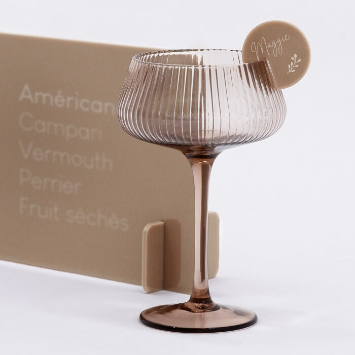 Marque-verre personnalisé prénoms invités acrylique beige 40x40 - Bohème